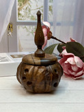 شکلات خوری چوبی در دار دستساز